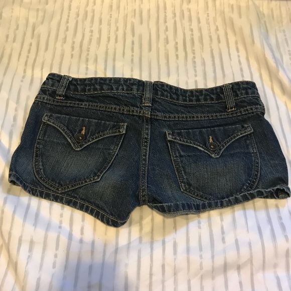 No boundaries shorts - Picture 2 of 3